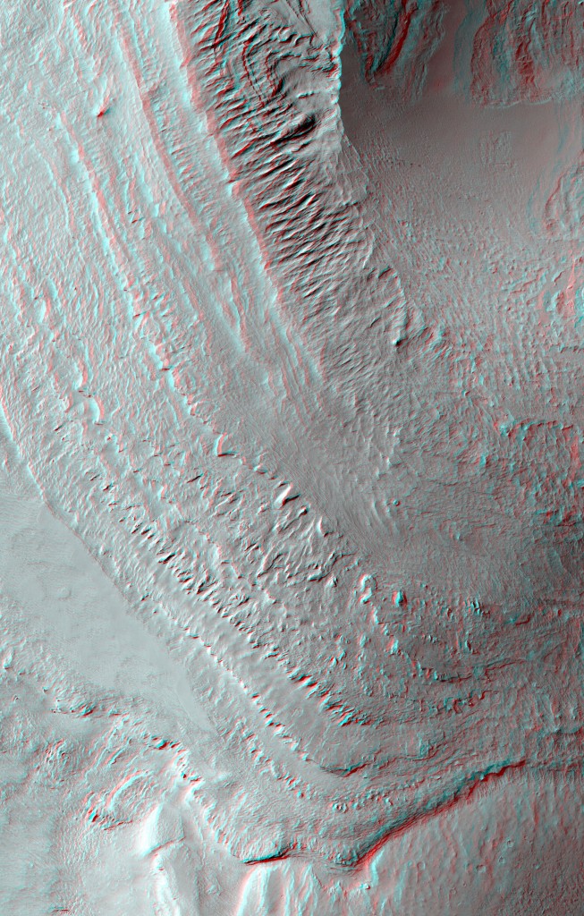 Estratificación visible en la zona central de Gale. NASA/JPL/UA.