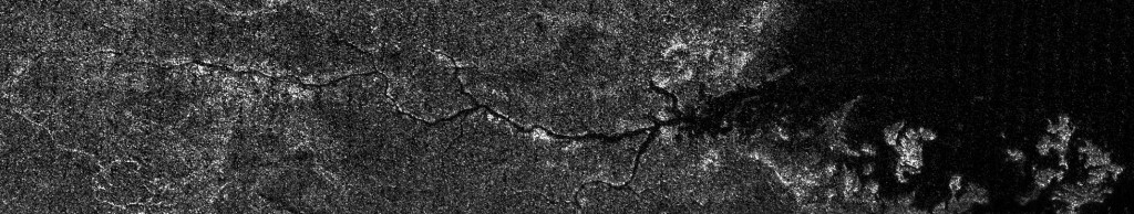 El "Nilo" de Titán, desembocando en Ligeia Mare. NASA/JPL-Caltech/ASI.
