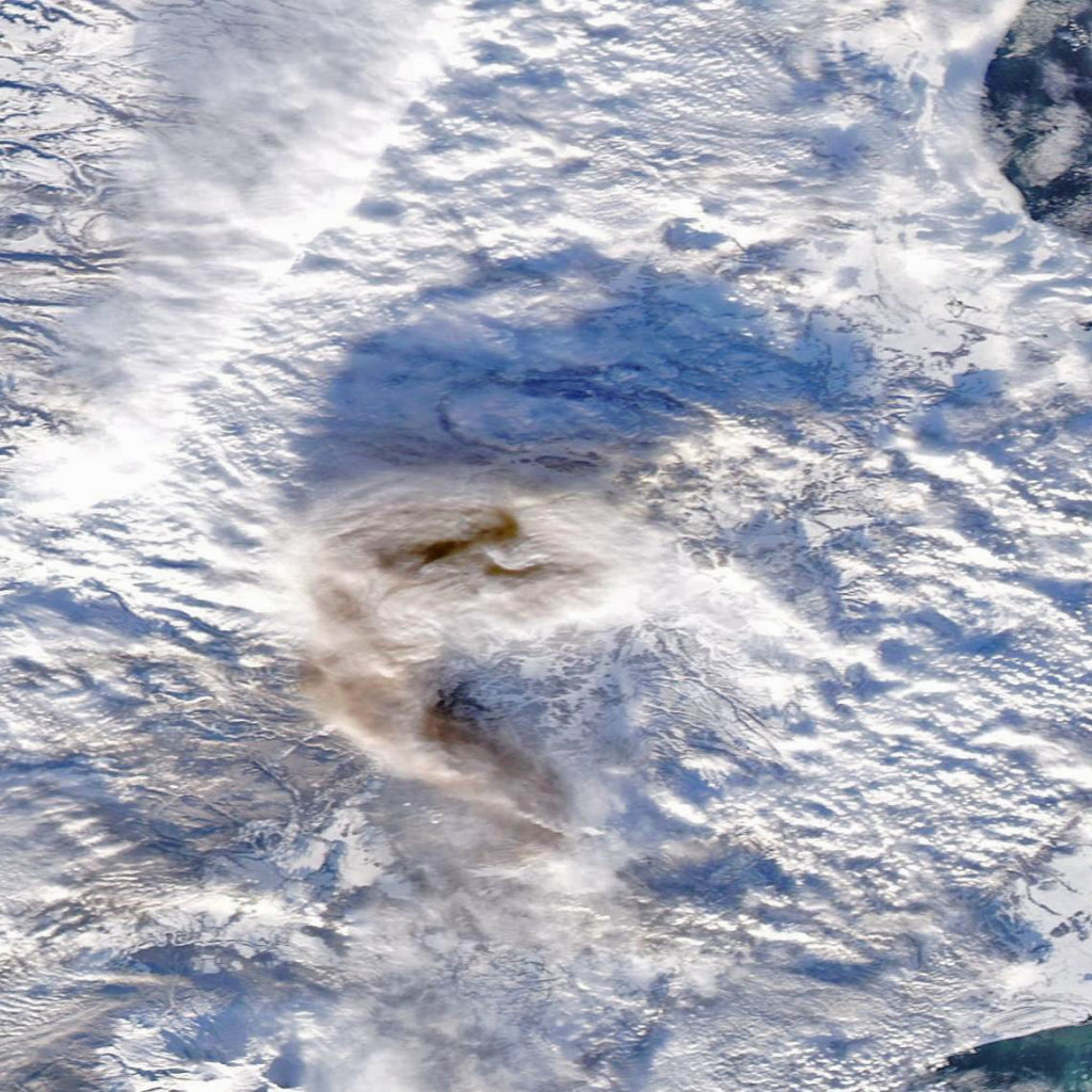 El Shiveluch, captado por el satélite Aqua el día 7 de Diciembre. NASA.