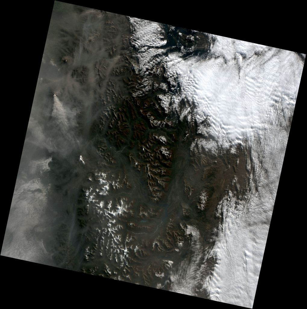Imagen tomada por el Landsat 8 de la zona de Chile donde se encuentra Calbuco el pasado 27 de Abril de 2015, ya tras la erupción. NASA.